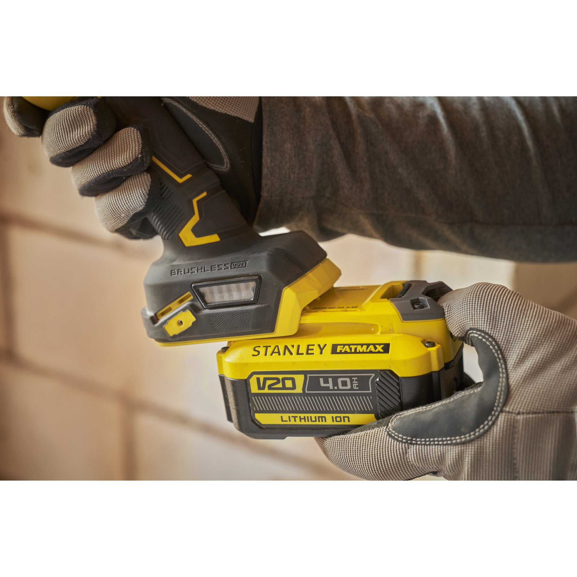 Stanley fatmax v20 18v haakse slijper 125mm (zwart geel, accu en oplader inbegrepen, met koffer)