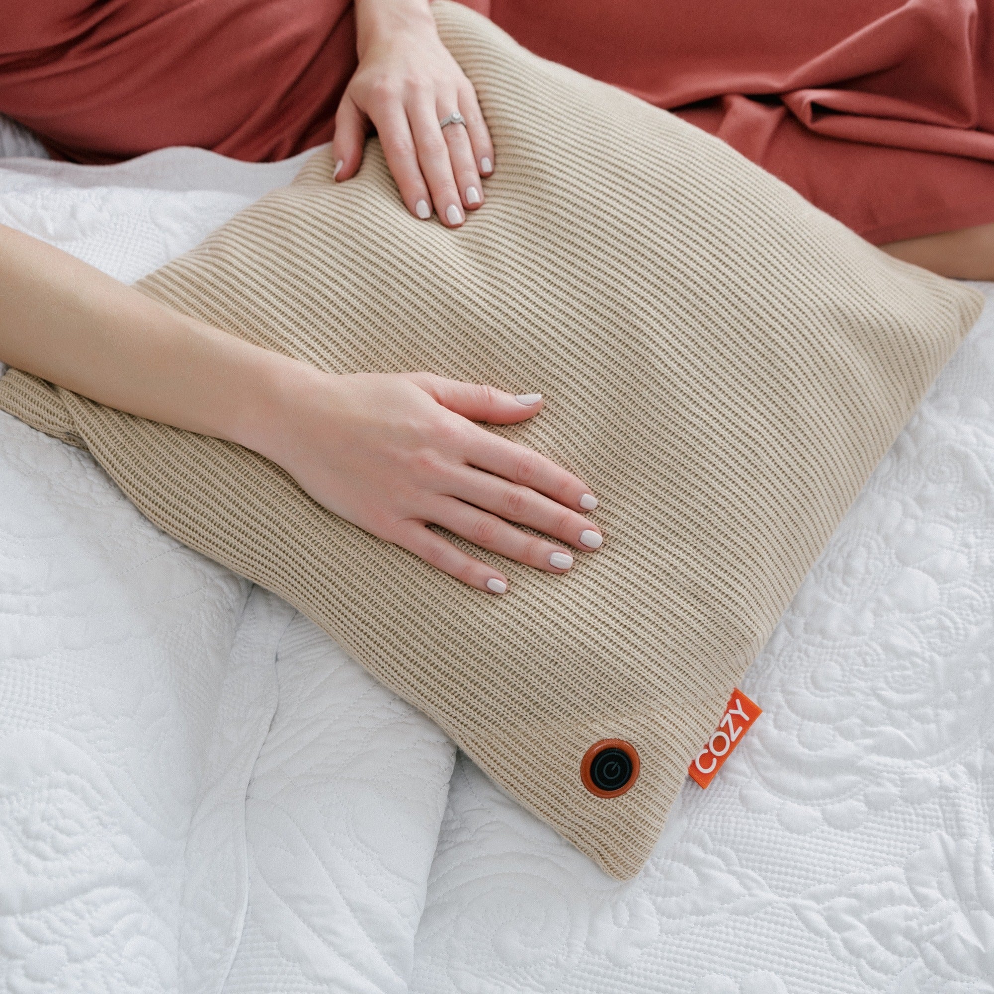 Cozy una knitted 45 x 45 cm draadloos warmtekussen (lichtbeige, powerbank 5000 mah)