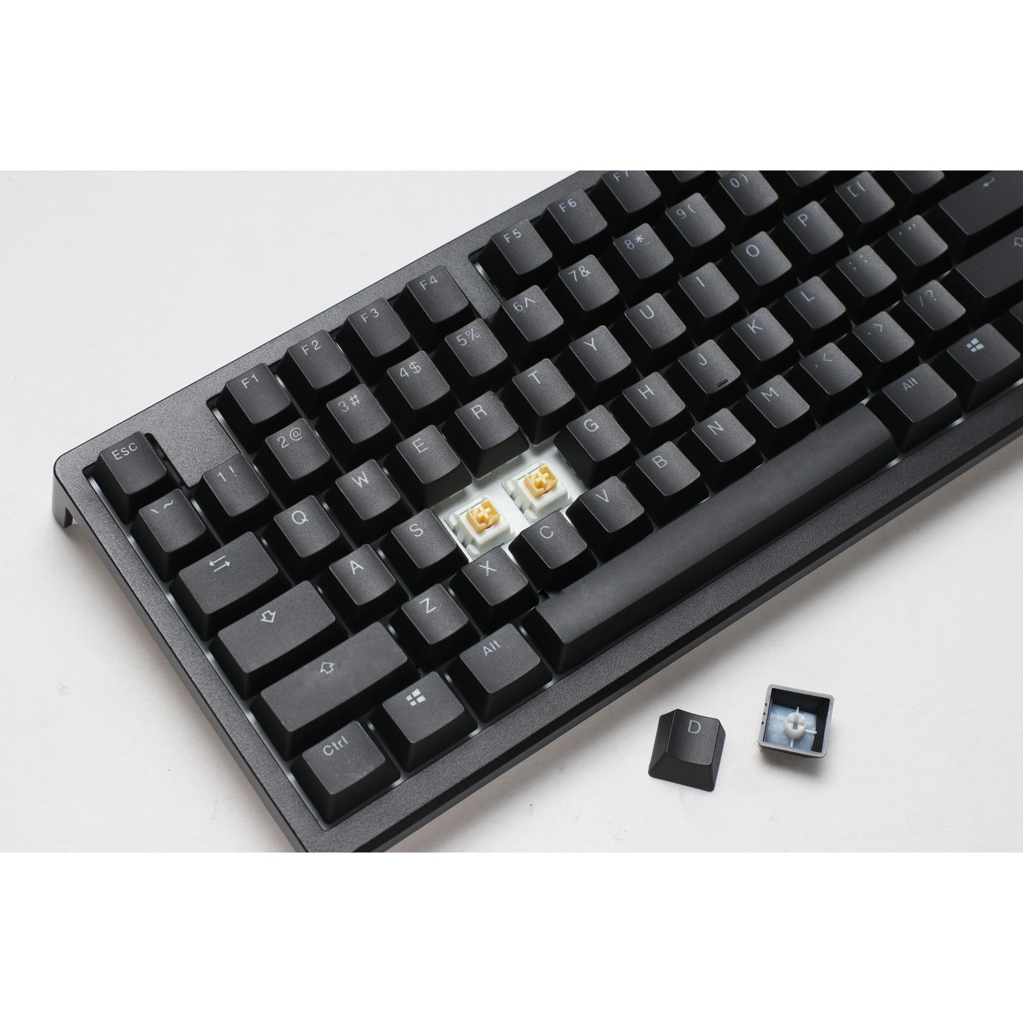 Ducky zero 6108 classic black, gaming toetsenbord (zwart wit, us lay-out, cherry mx2a brown, rgb leds, double-shot pbt, hot swap, 2.4ghz | bluetooth | usb-c)