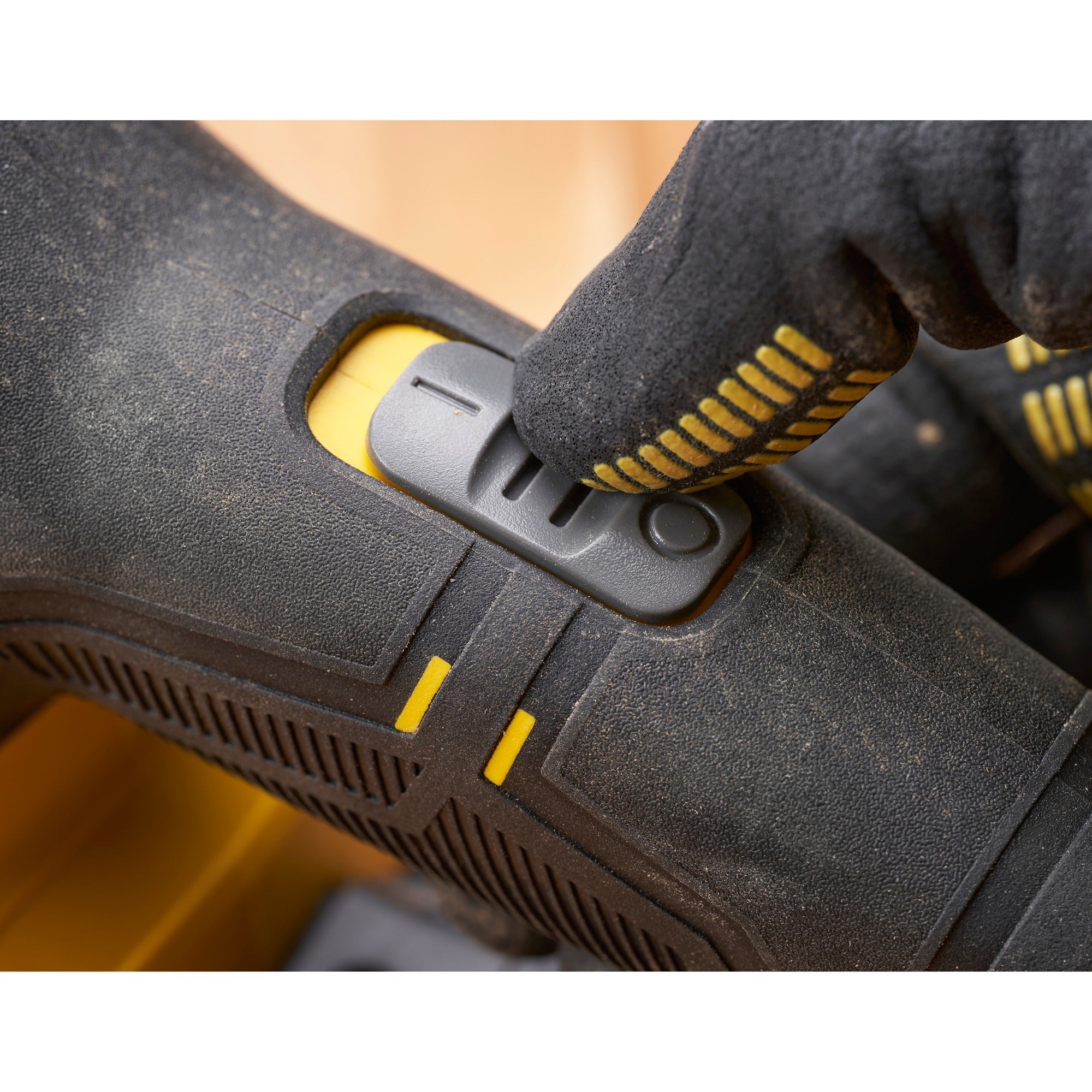 Stanley fatmax 120w detailschuurmachine deltaschuurmachine (geel zwart)