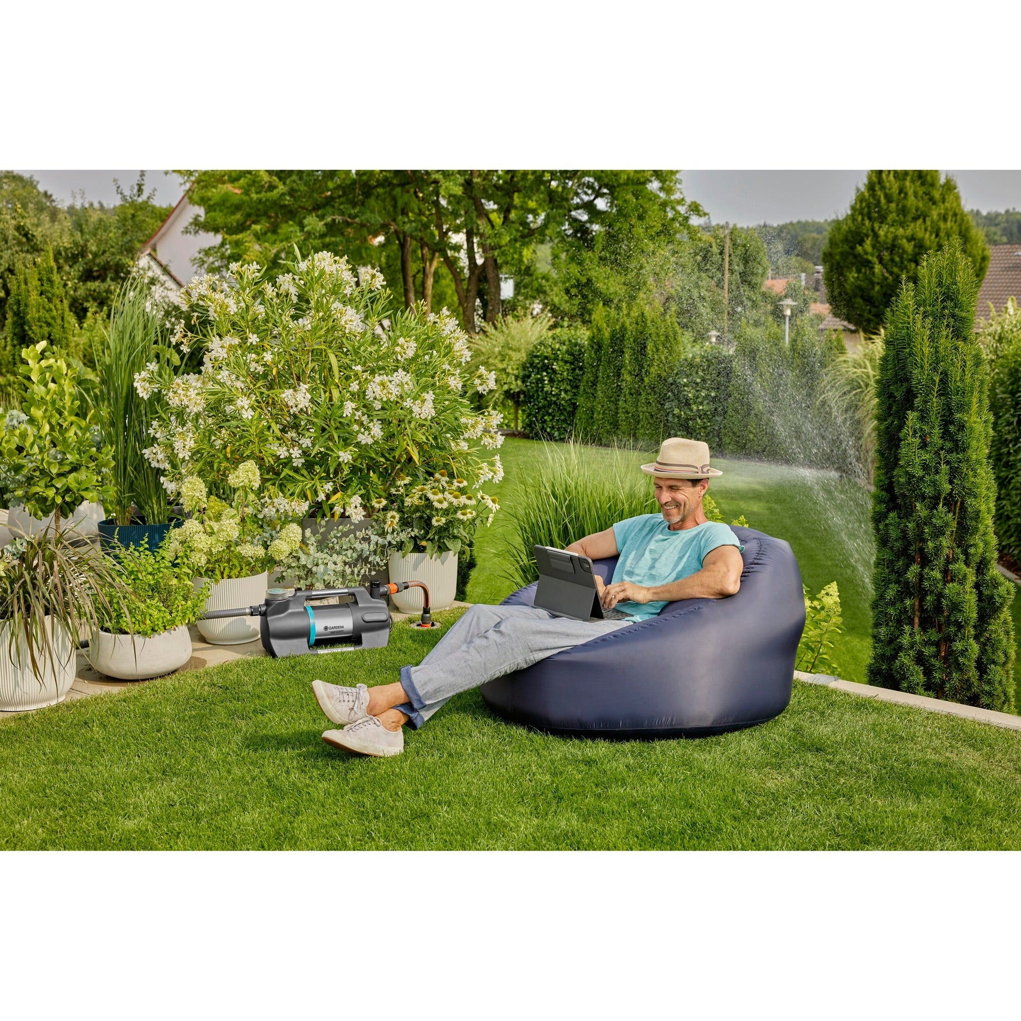 Gardena besproeiingspomp 5600 silent+ (zwart zilver)
