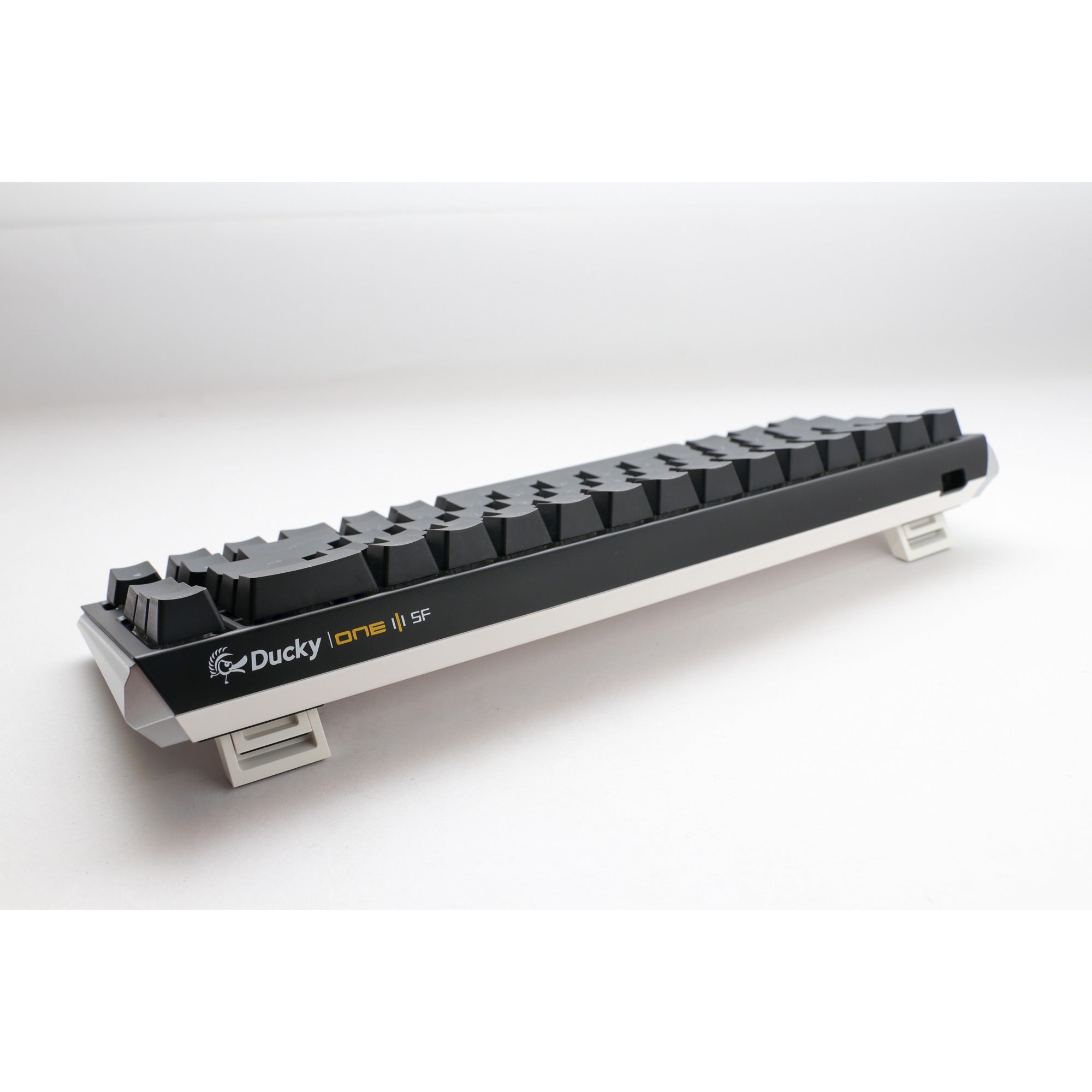 Ducky one 3 classic sf, toetsenbord (zwart wit, us lay-out, cherry mx brown, rgb led, double-shot pbt, hot-swappable, quack mechanics, 65%)