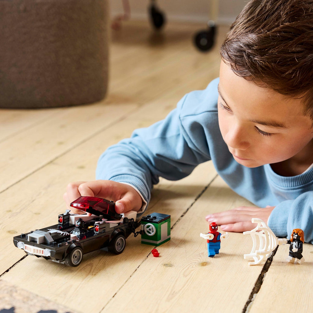 LEGO Superhelden 76309 Spider-Man vs. Venom Oldtimer