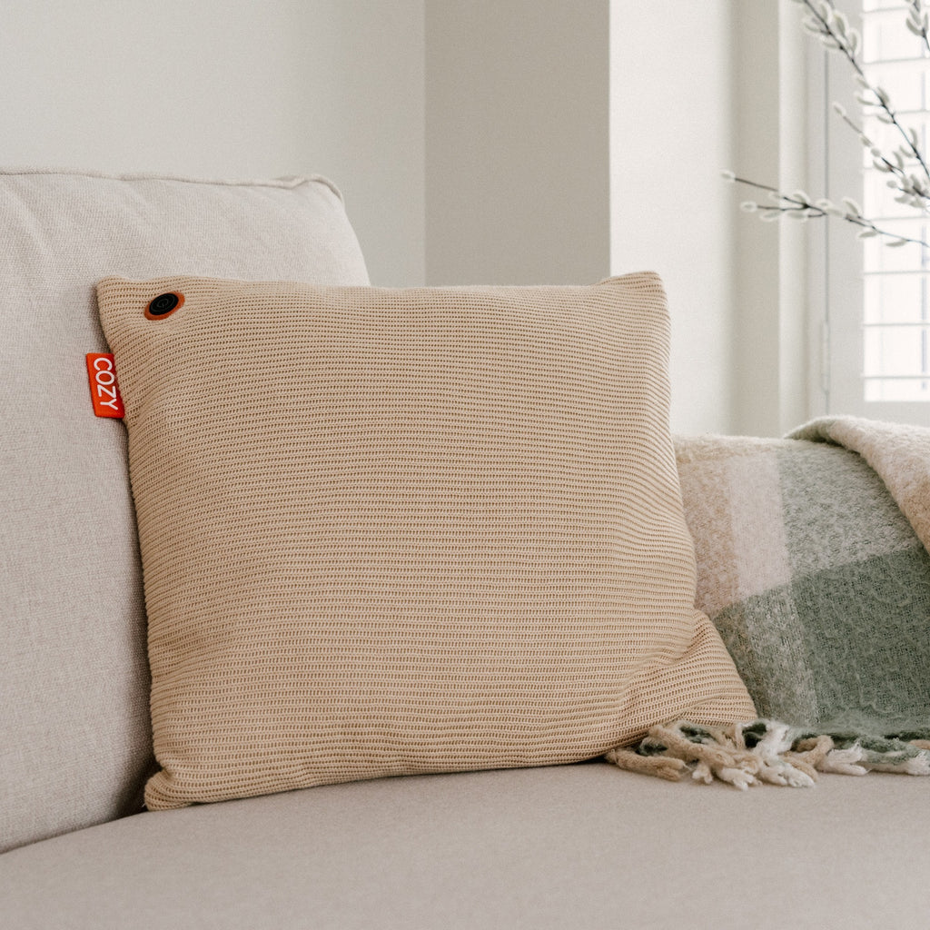 Cozy una knitted 45 x 45 cm draadloos warmtekussen (lichtbeige, powerbank 5000 mah)