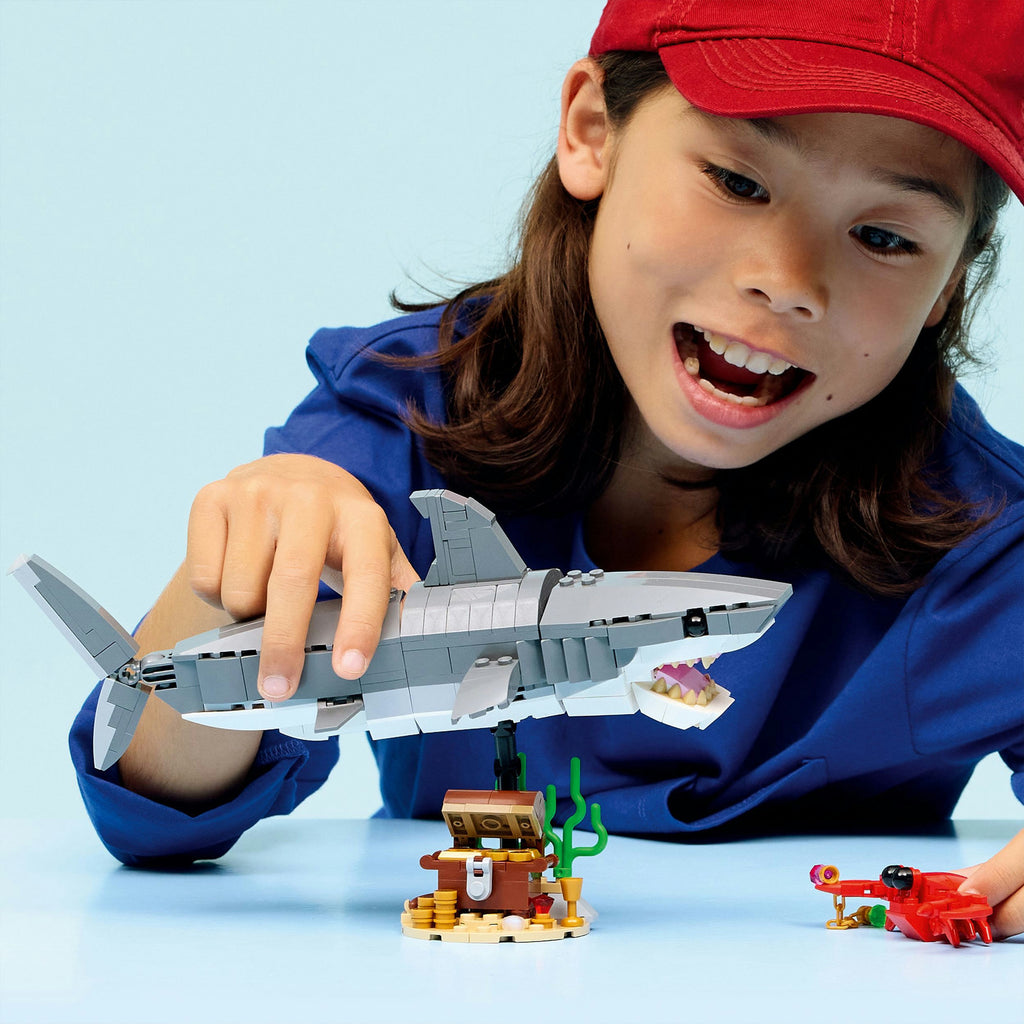 Lego creator 31381 woeste haai met schatkist