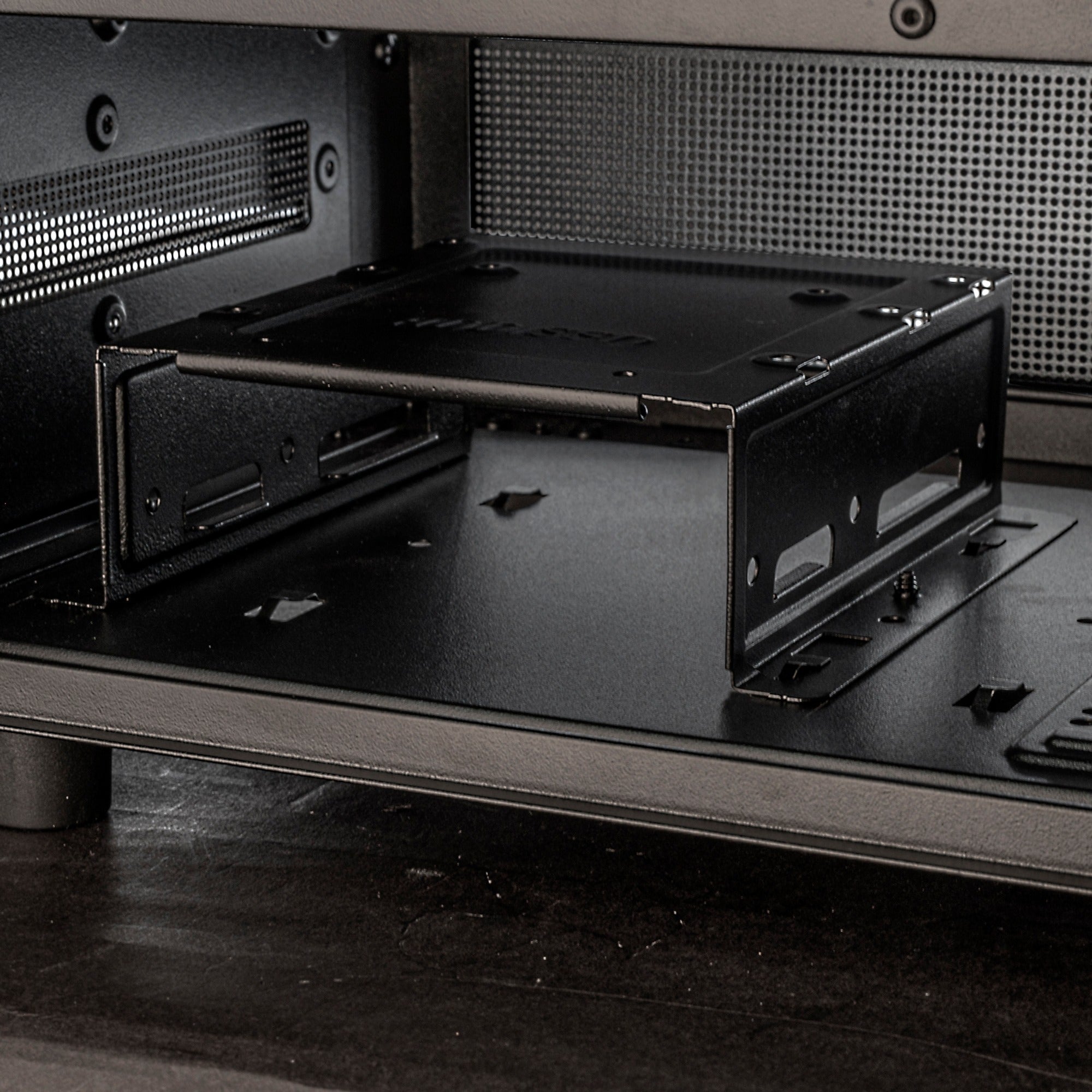 Silverstone lucid 04 mini tower behuizing (zwart | 2x usb-a | 1x usb-c | rgb | tempered glass)