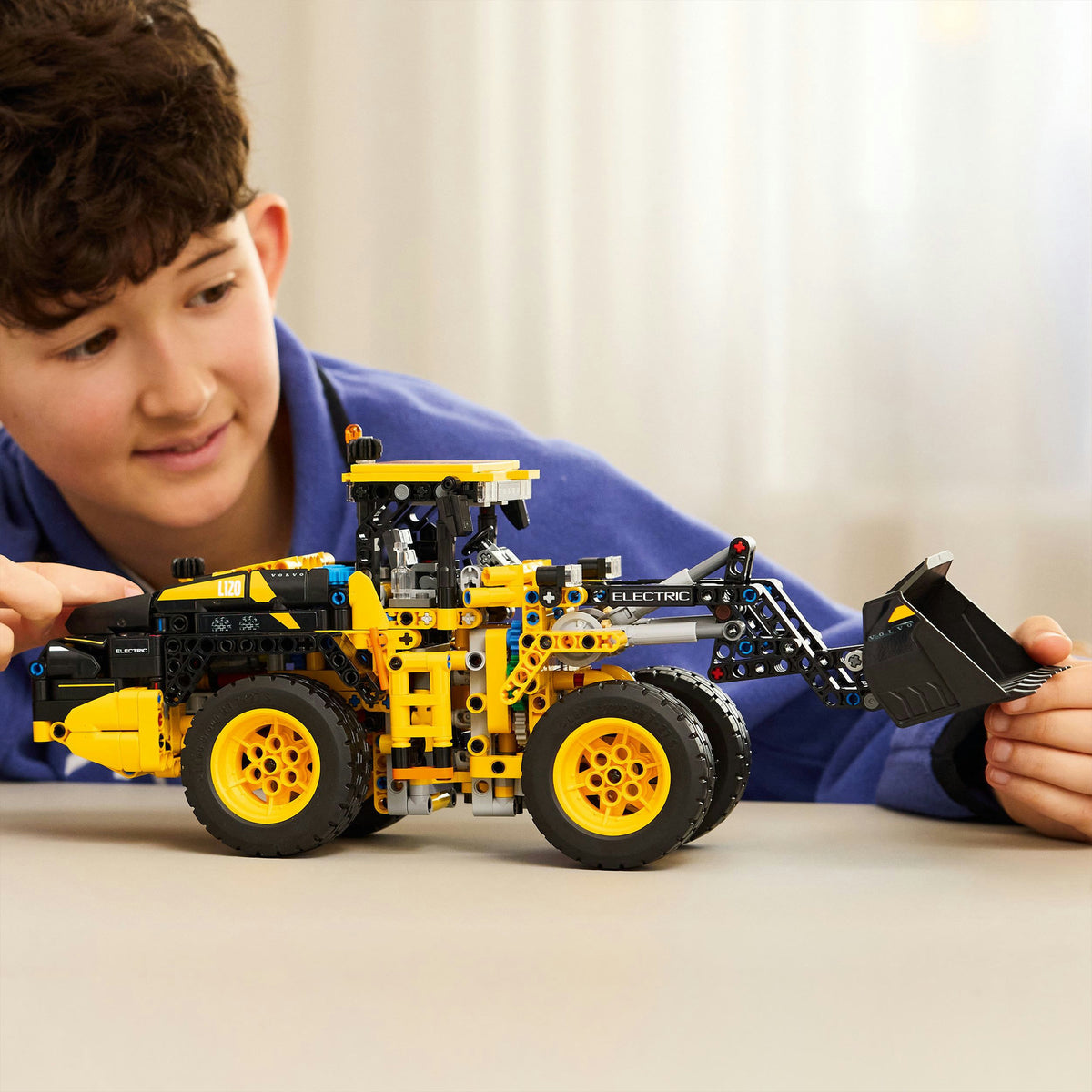 LEGO Technic 42209 Volvo L120 Elektro-Radlader
