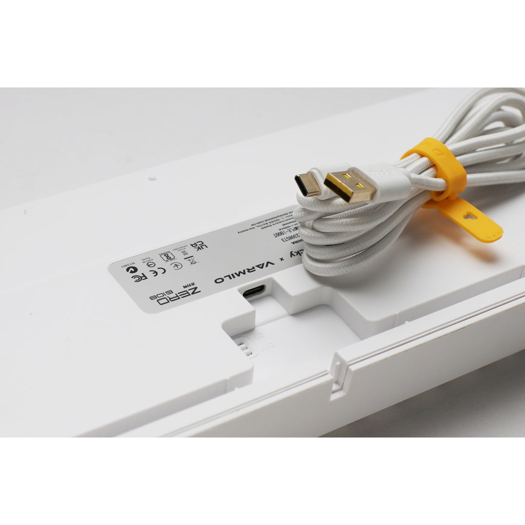 Ducky zero 6108 pure white, gaming toetsenbord (wit, us lay-out, cherry mx2a brown, rgb leds, double-shot pbt, hot swap, 2.4ghz | bluetooth | usb-c)