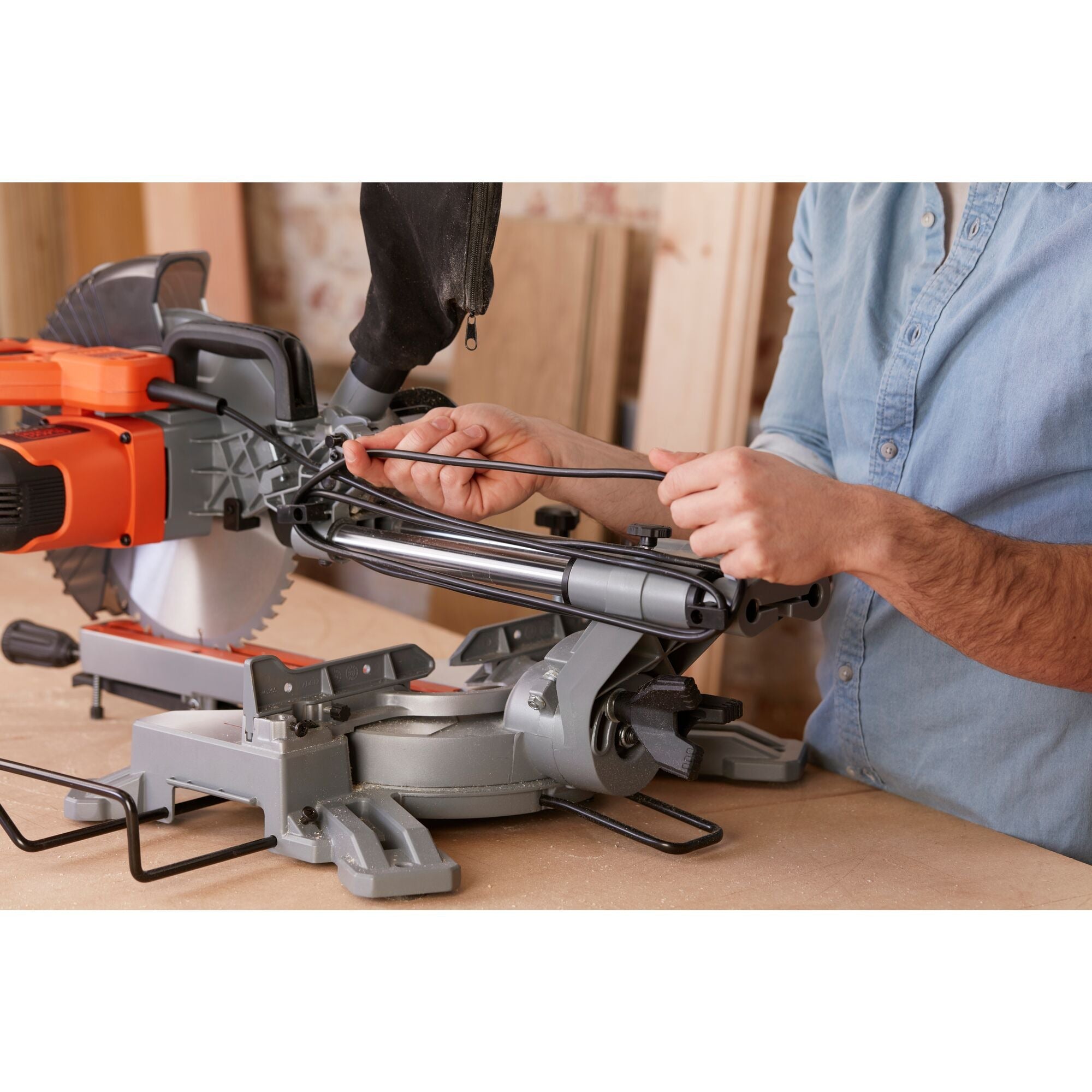 Black+decker 1600w 216mm afkort- en verstekzaag bes700-qs