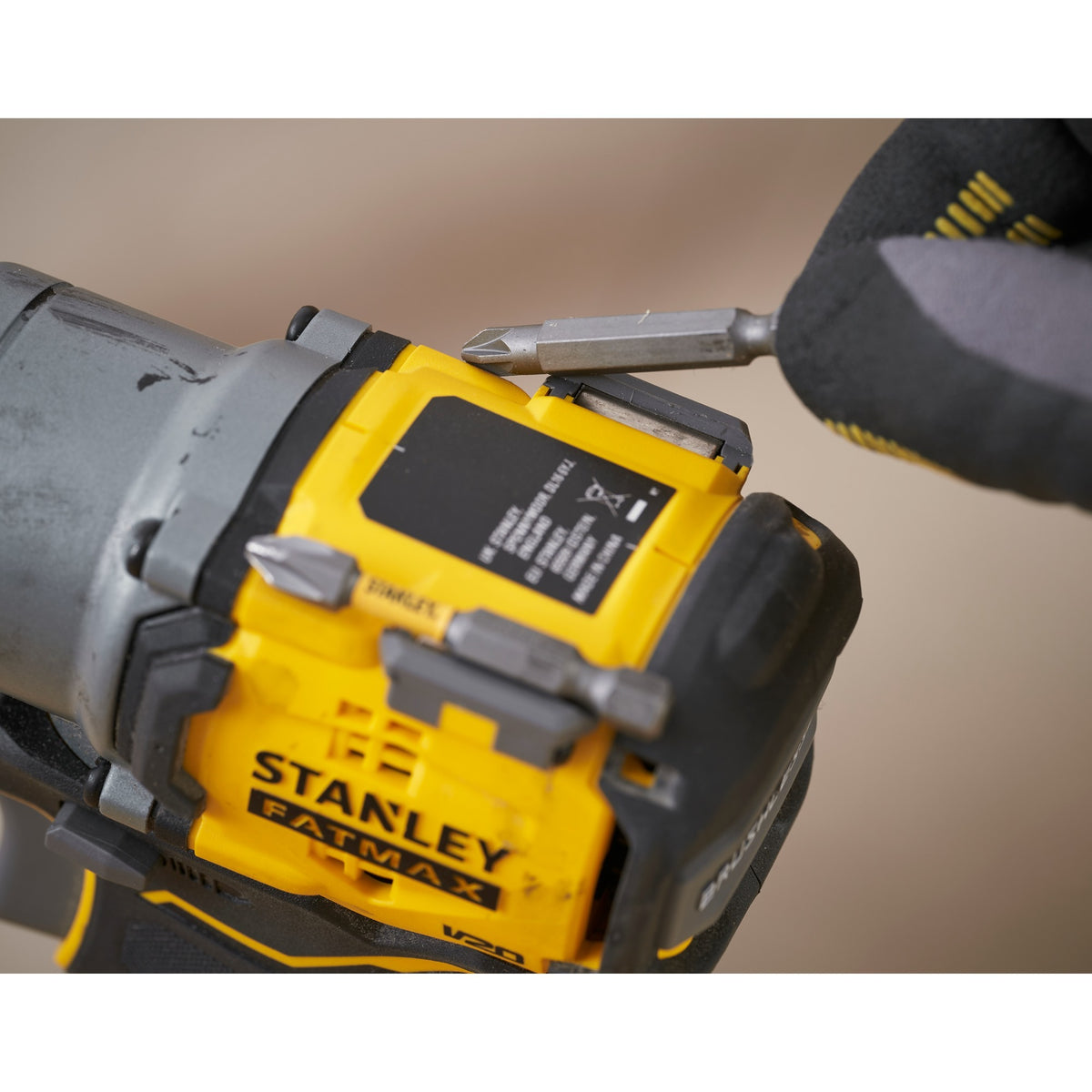 Stanley gereedschap - 18v accu-slagmoersleutel, zonder accu en lader sfmcf830b-xj
