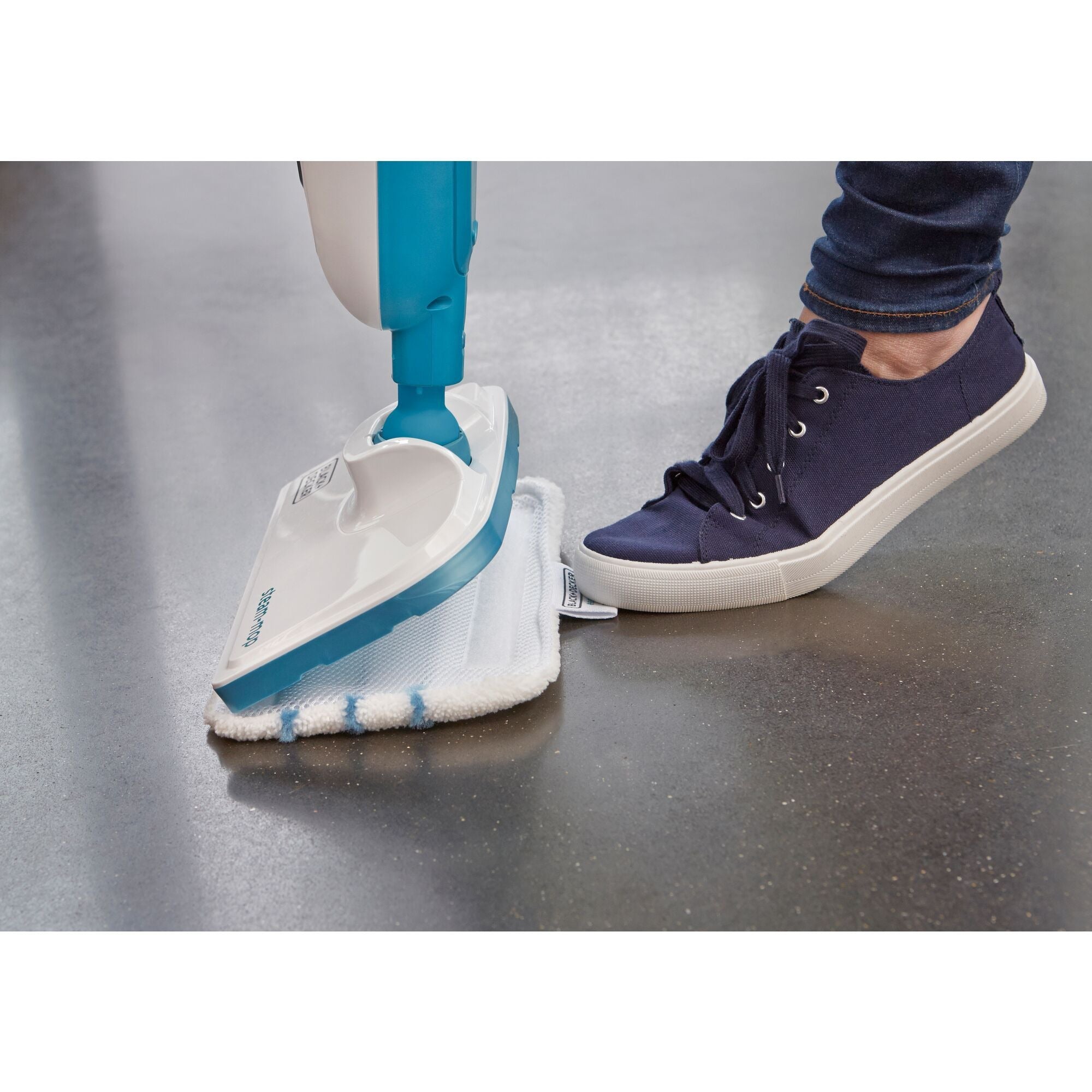 Black+decker fsmh13e10-qs 1300w 10-in-1 steam-mop met accessoires stoomreiniger (wit)