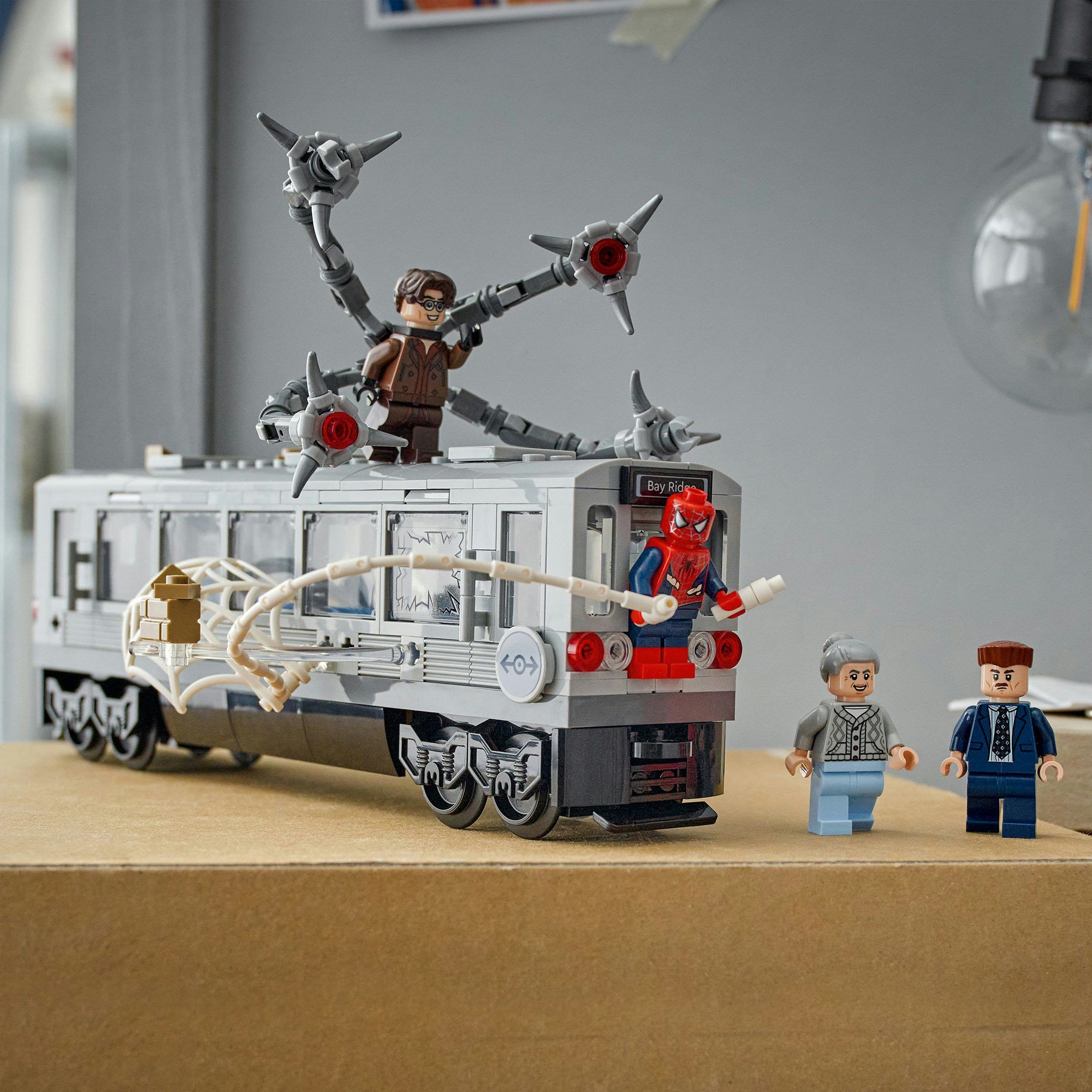 Lego ® marvel spider-man vs. doc ock metroscène - 76321