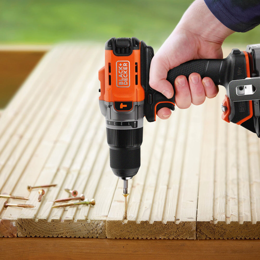Black+decker 18v schroefklopboormachine + 18v pendeldecoupeerzaag bundel (zwart oranje)