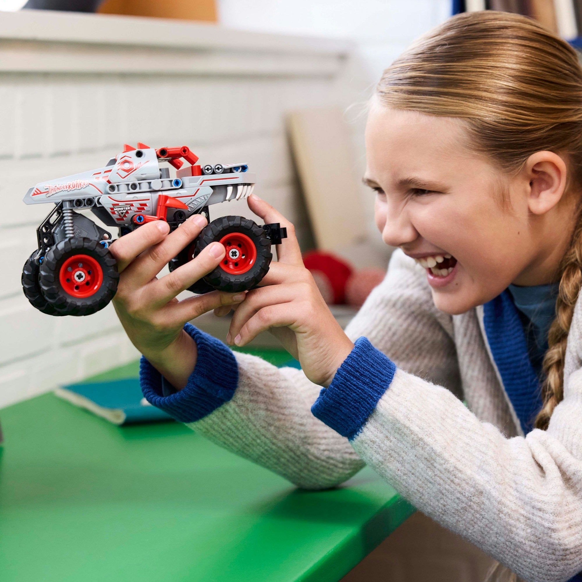 Lego technic monster jam™ thunderroarus™ pull-back truck - 42200