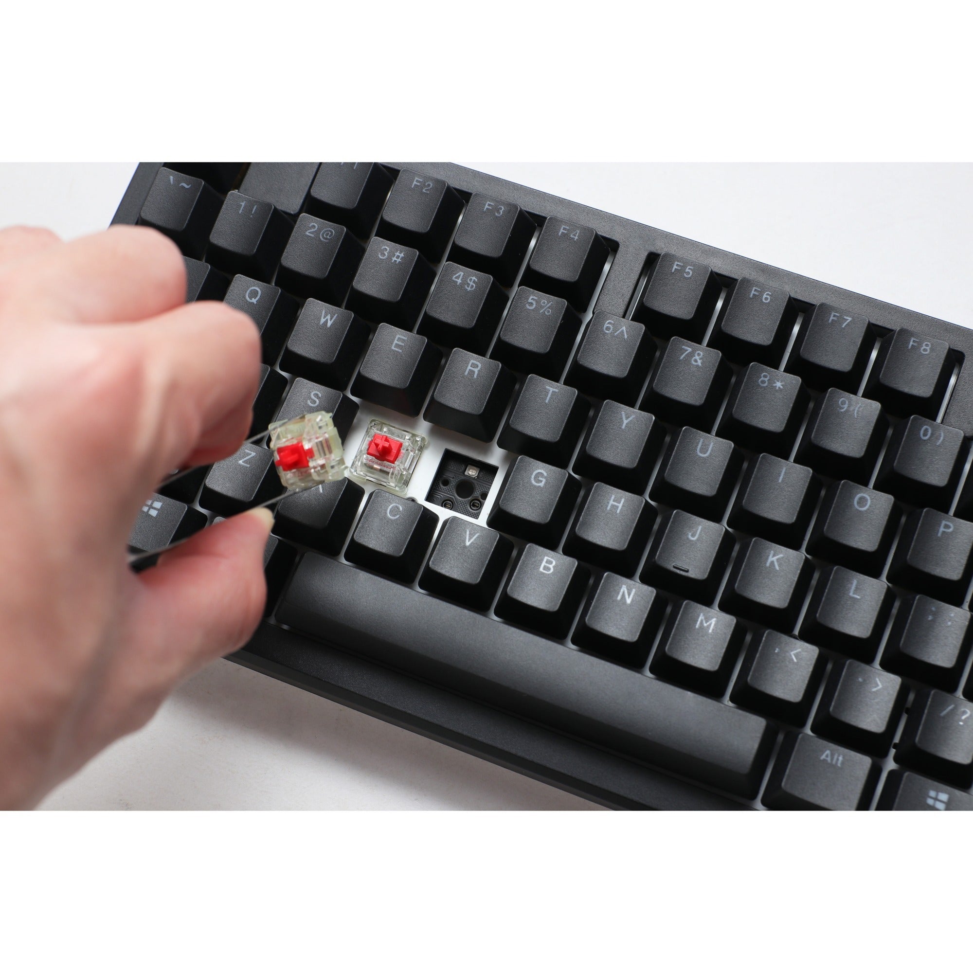 Ducky zero 6108 classic black, gaming toetsenbord (zwart wit, us lay-out, cherry mx2a red, rgb leds, double-shot pbt, hot swap, 2.4ghz | bluetooth | usb-c)