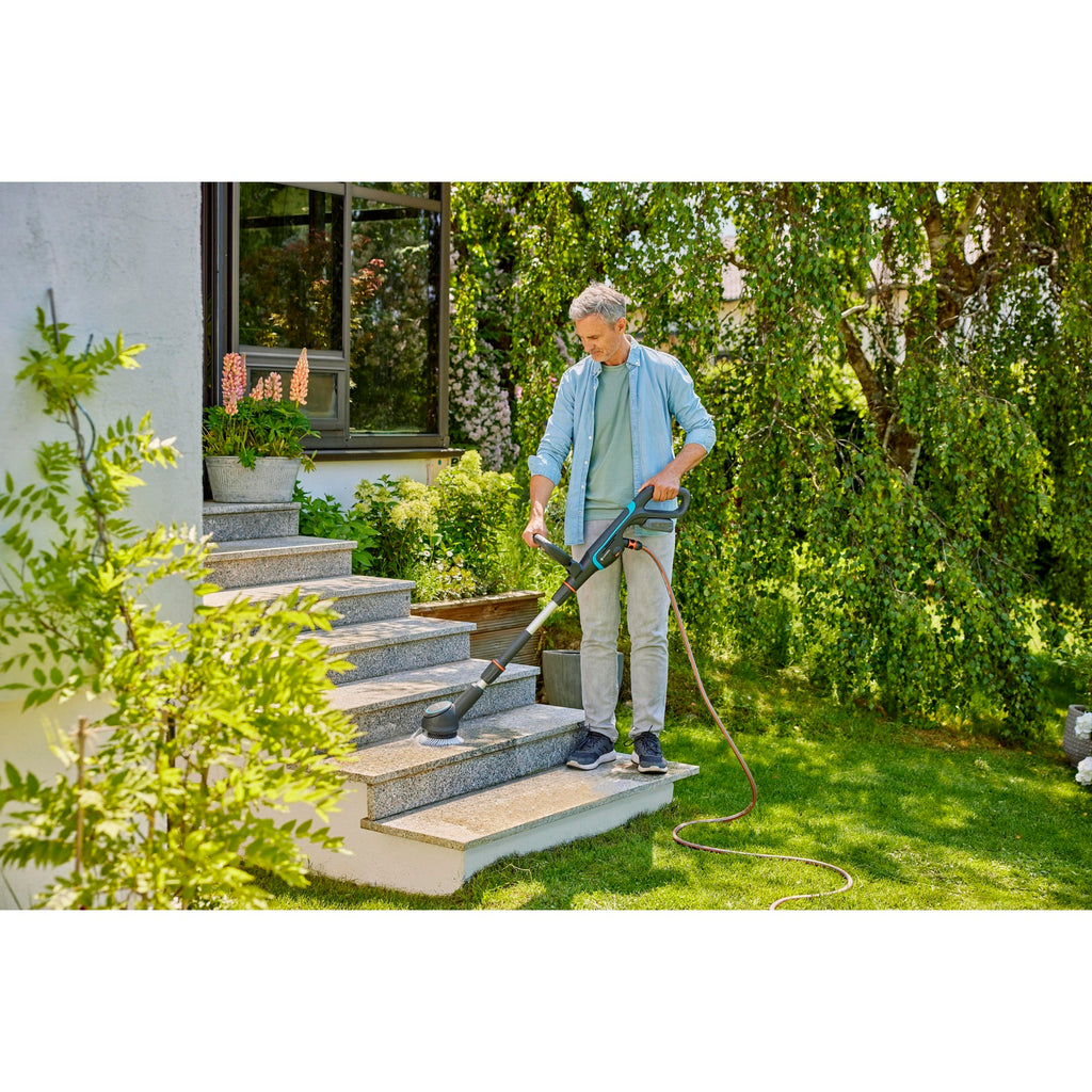 GARDENA AquaBrush Kompakt Akku-Multireiniger 02/18V P4A So