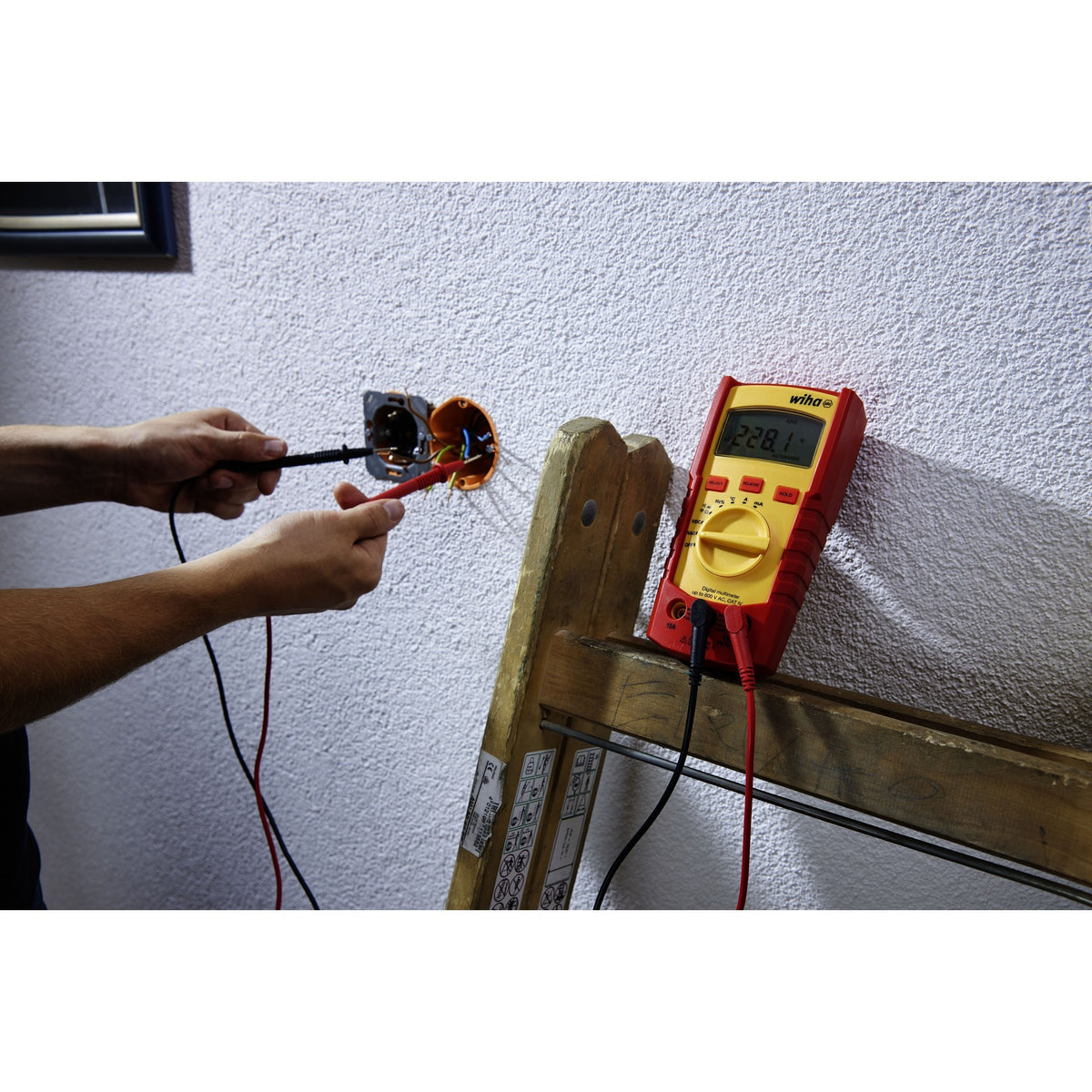 Wiha digitale multimeter tot 600 v ac, cat iv meetapparaat (rood geel)