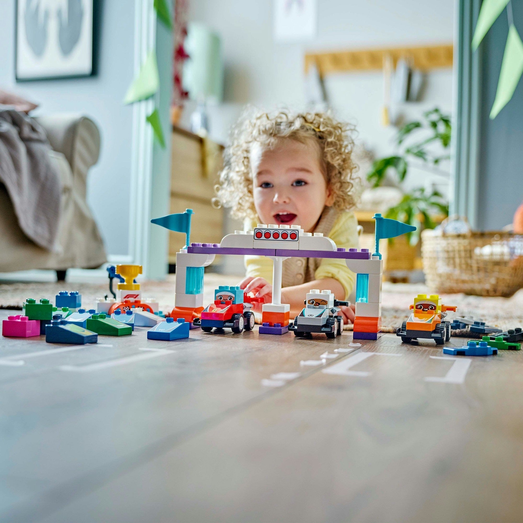 LEGO Duplo Stadt 10445 Formel-1-Team Rennwagen und Fahrer