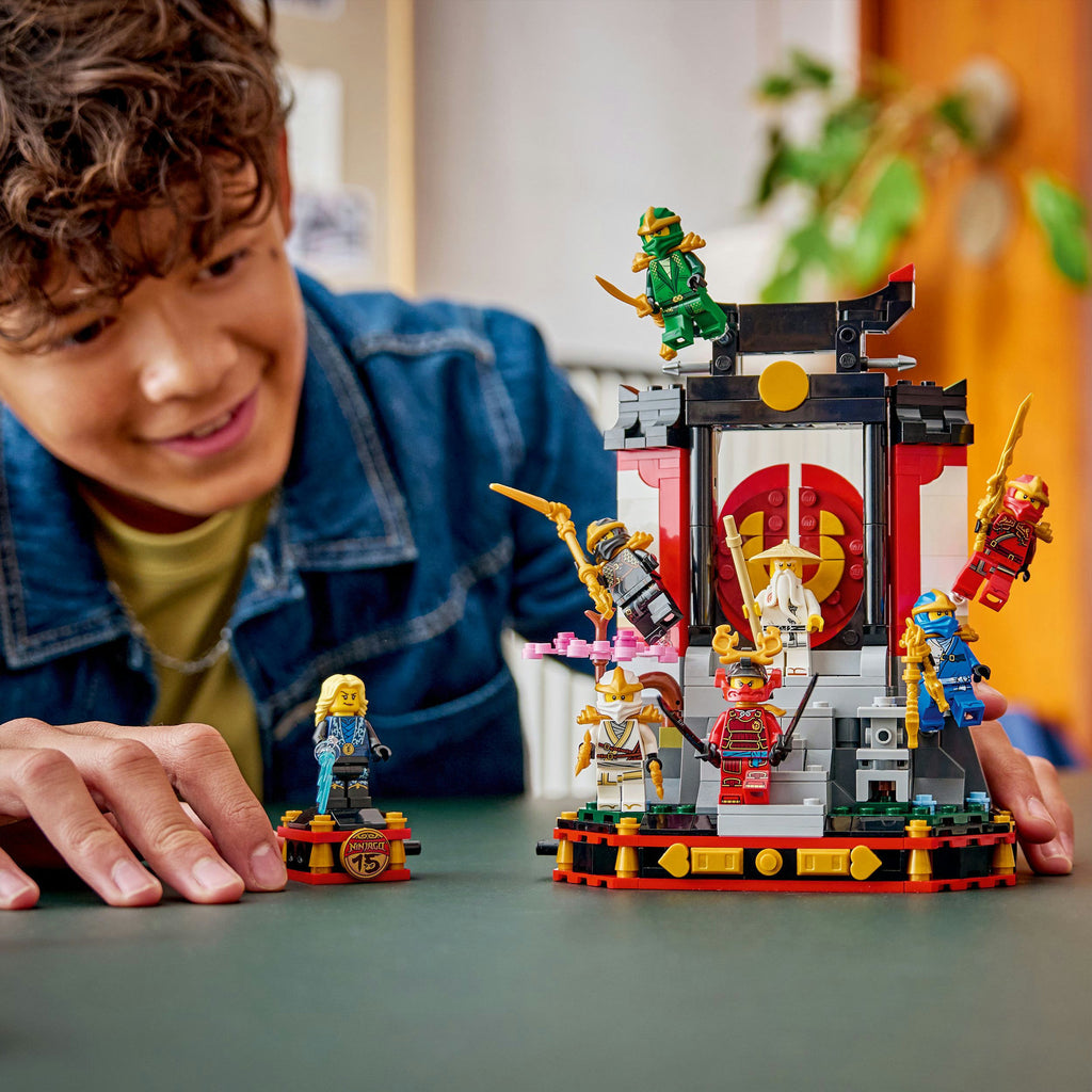 LEGO Ninjago 71866 15. Jubiläums-Display mit Ninja-Figuren