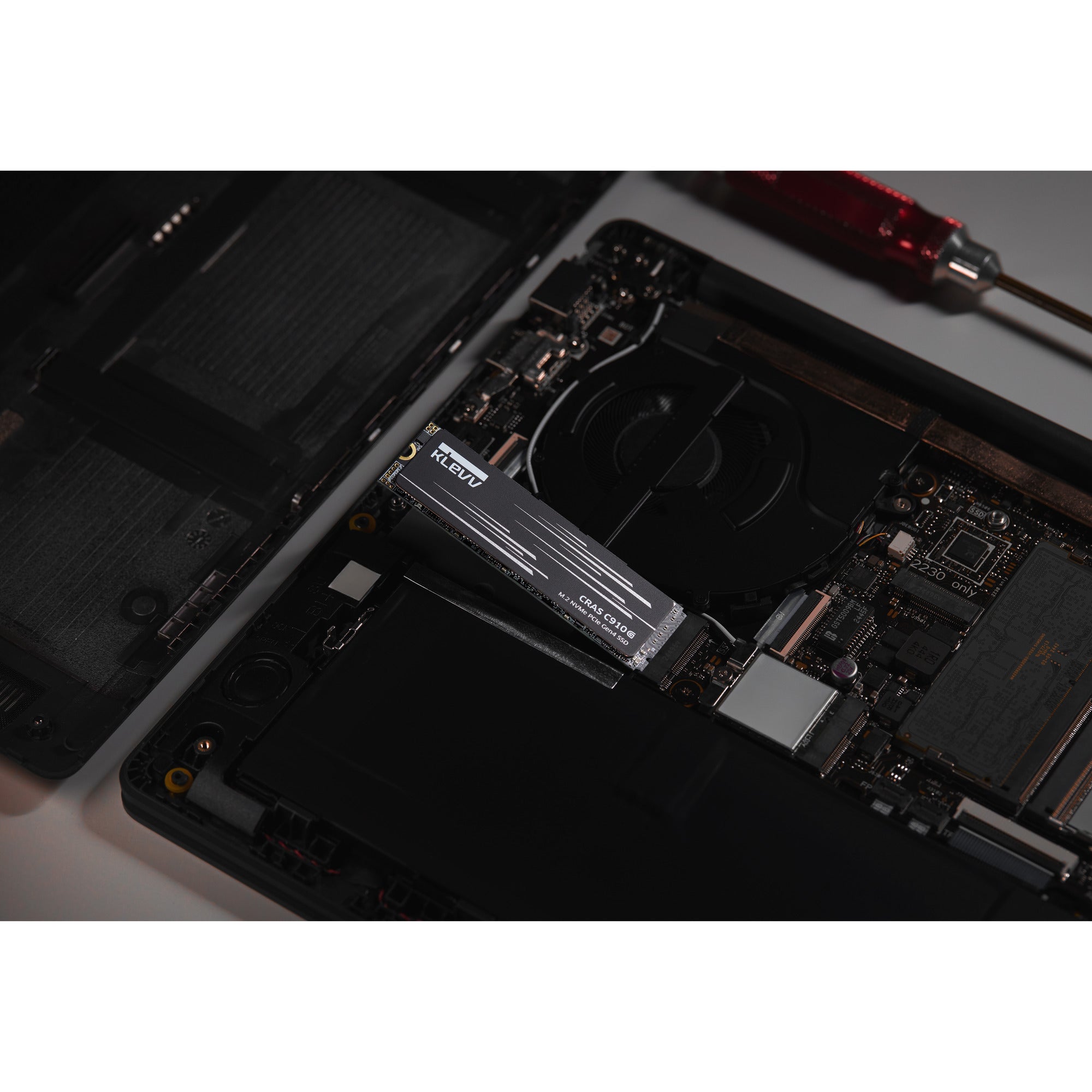 Klevv cras c910g 4 tb ssd (zwart, k04tbm2sp0-10g, pcie gen 4.0 x4, nvme 2.0)