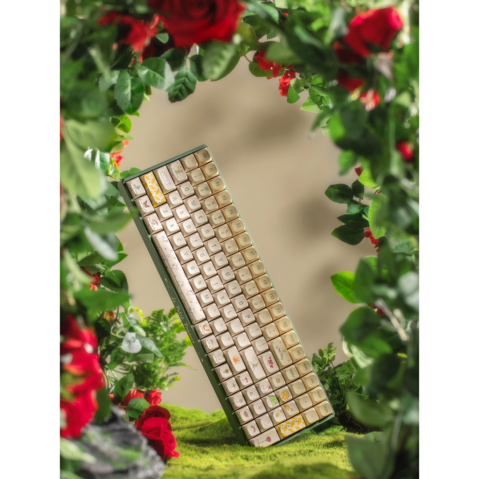 Iqunix f97 floral date rgb mechanisch gaming toetsenbord (groen, us lay-out (qwerty), iqunix little prince, 96%, rgb leds, hot-swappable, pbt, 2.4ghz | bluetooth 5.1 | usb-c)