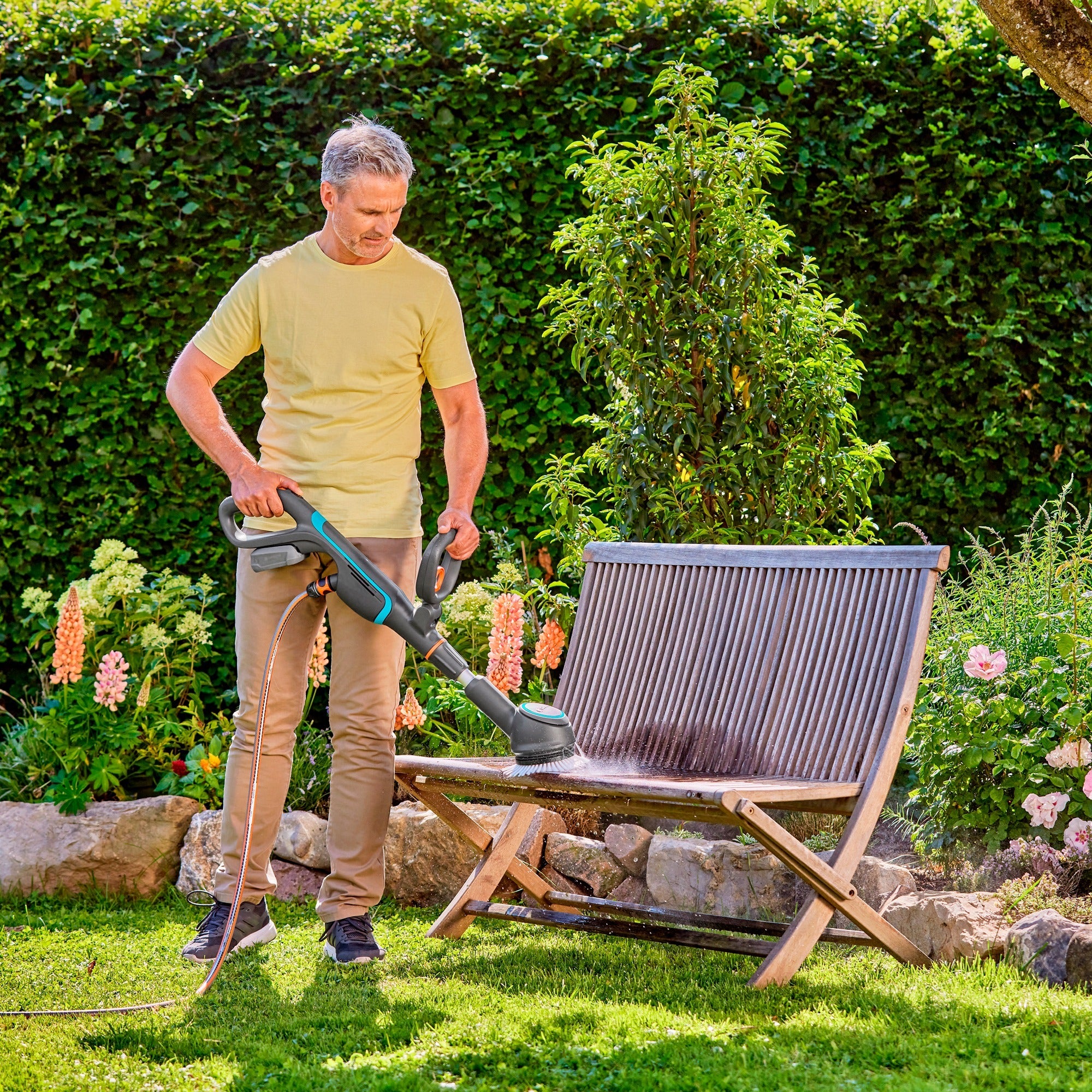 GARDENA AquaBrush Kompakt Akku-Multireiniger 02/18V P4A So