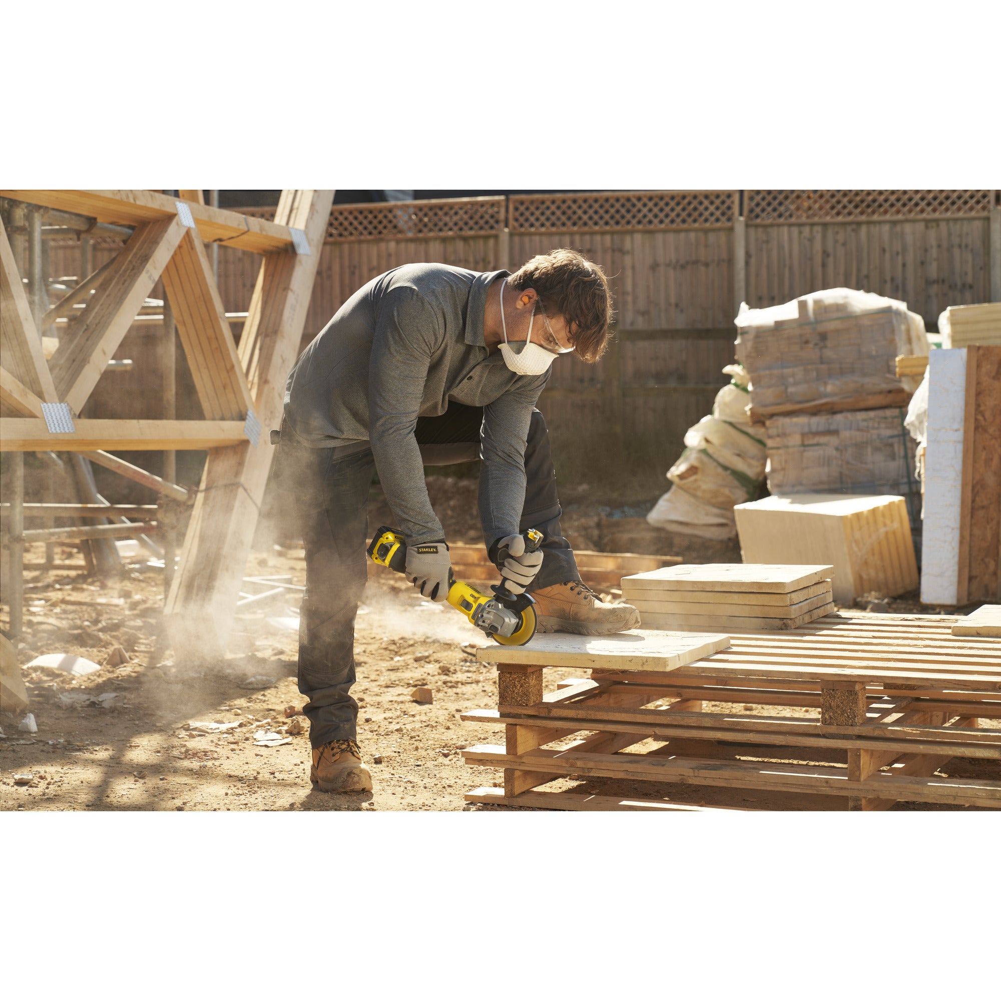 Stanley fatmax v20 18v haakse slijper 125mm (zwart geel, accu en oplader inbegrepen, met koffer)