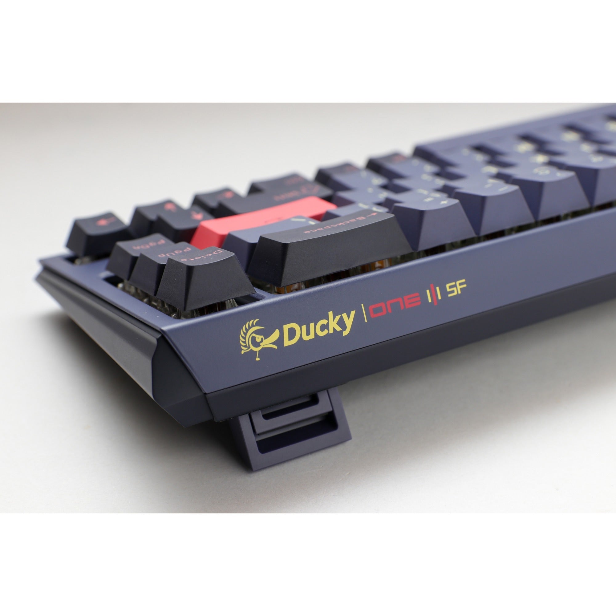 Ducky one 3 cosmic blue sf rgb mechanisch toetsenbord (donkerblauw, us lay-out (qwerty), cherry mx speed silver, 65%, rgb leds, double-shot pbt, hot-swappable, quack mechanics)