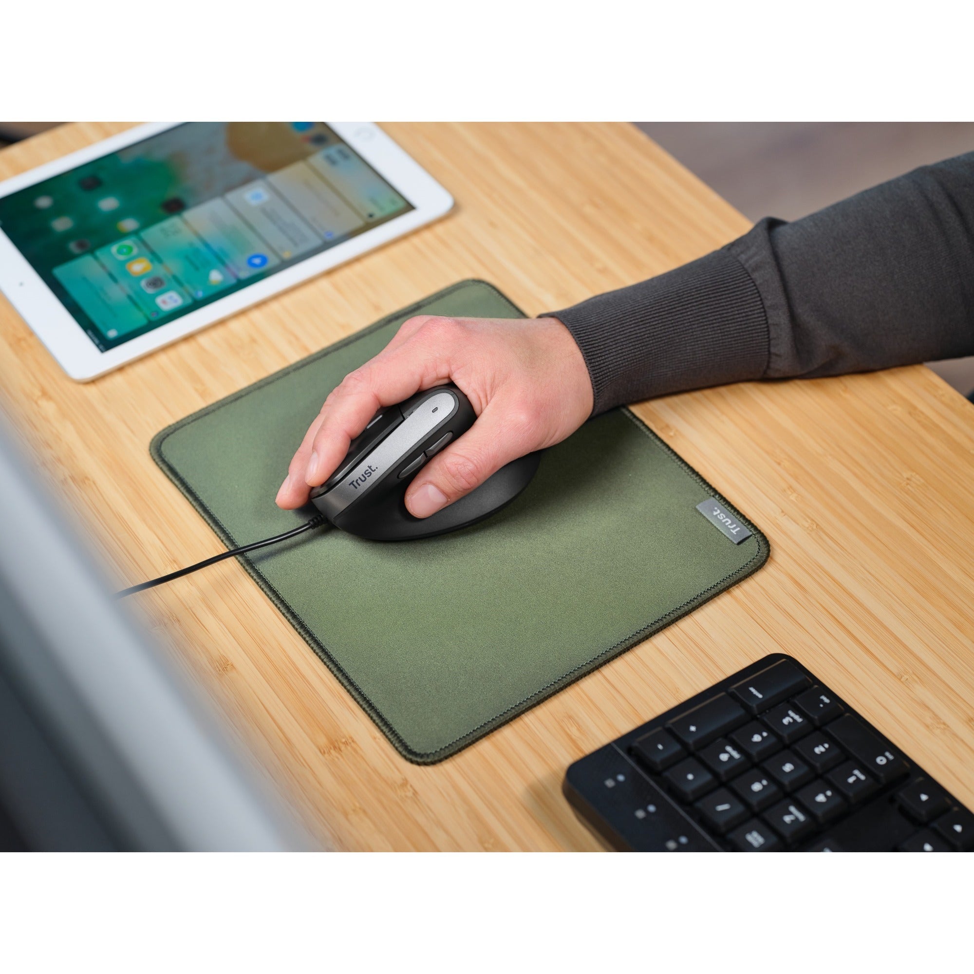 Trust bayo ii bedrade ergonomische muis (zwart, 800 dpi - 2400 dpi)