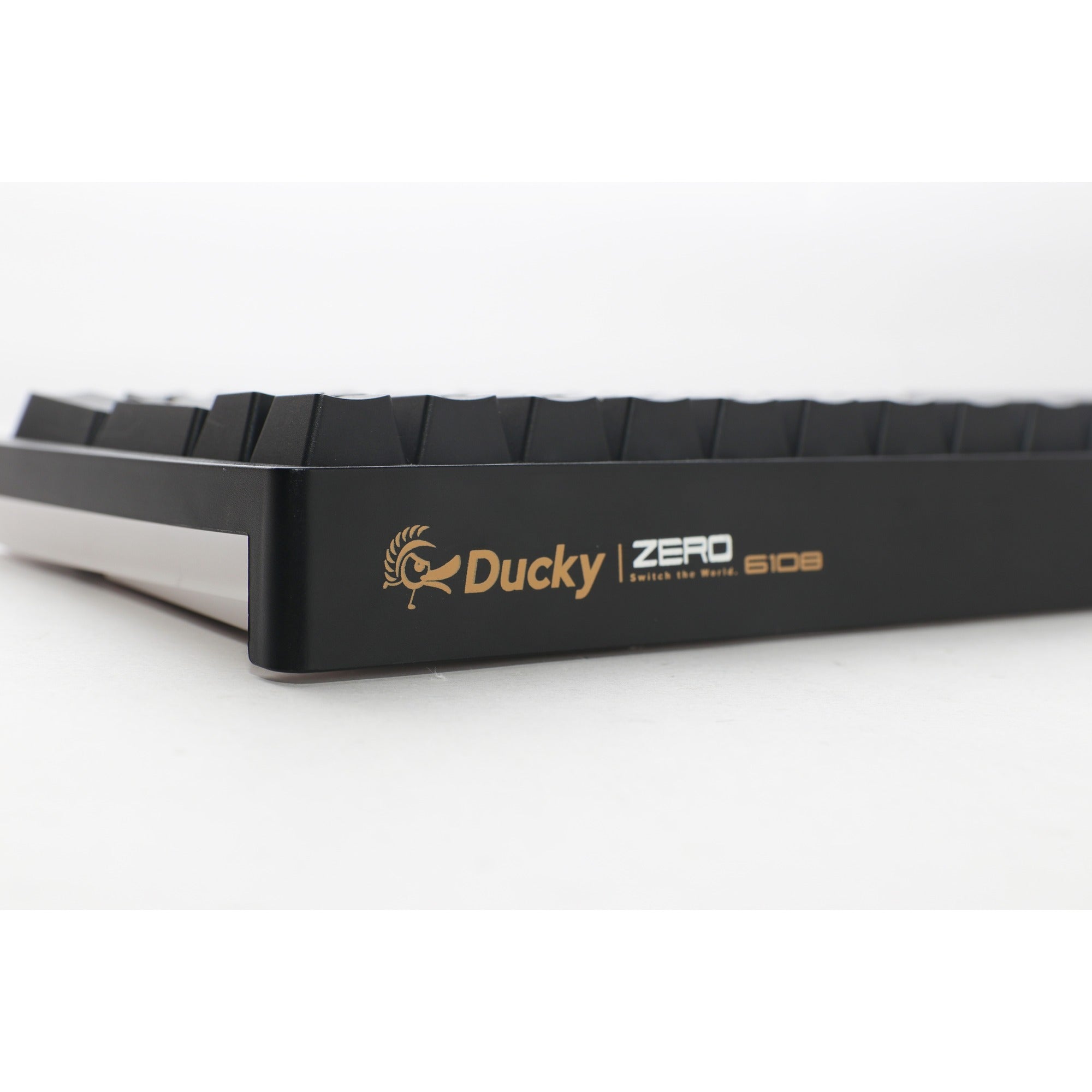 Ducky zero 6108 classic black, gaming toetsenbord (zwart wit, us lay-out, cherry mx2a blue, rgb leds, double-shot pbt, hot swap, 2.4ghz | bluetooth | usb-c)
