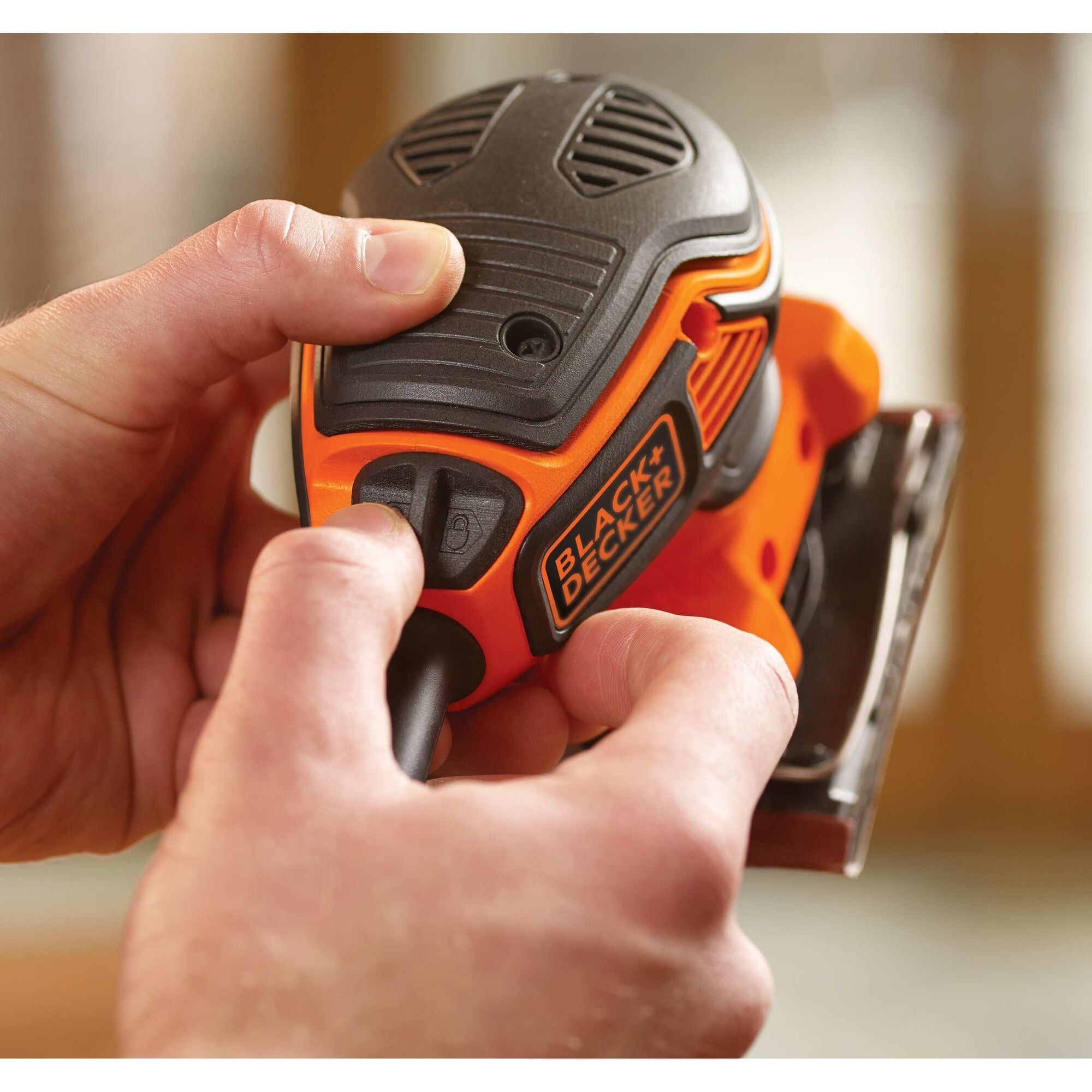 Black+decker 220w 1 4 vel schuurmachine met handpalmschakelaar ka450-qs vlakschuurmachine (oranje zwart)