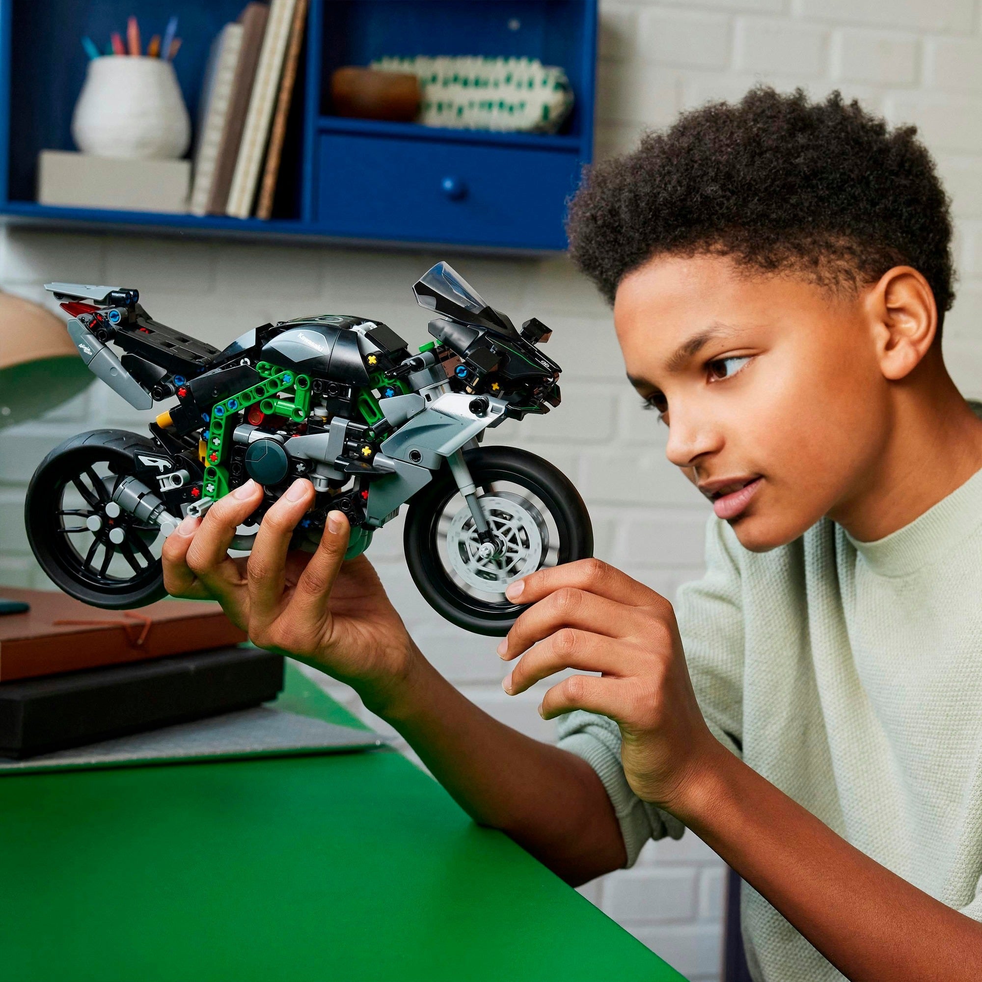 LEGO Technic 42170 Kawasaki Ninja H2R Motorrad