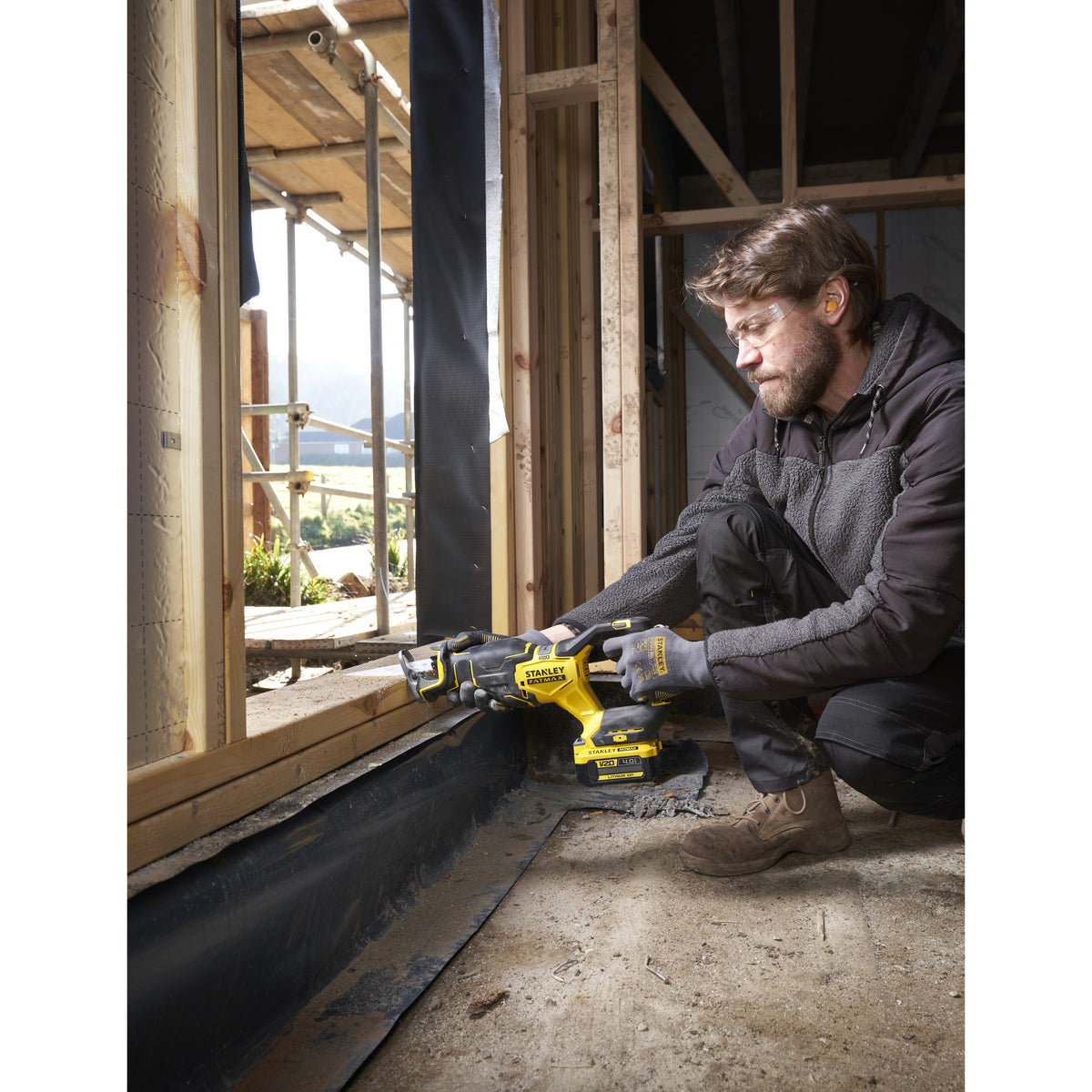 Stanley brushless v20 18v fatmax reciprozaag (zwart geel, accu, oplader en koffer inbegrepen)