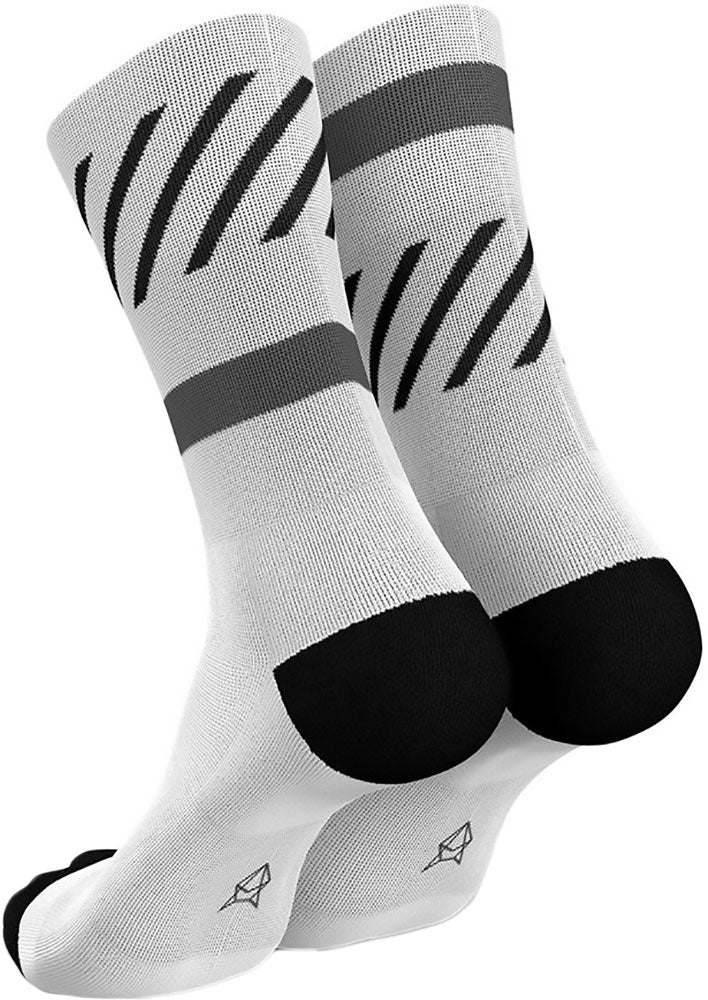Incylence disrupts - running socks