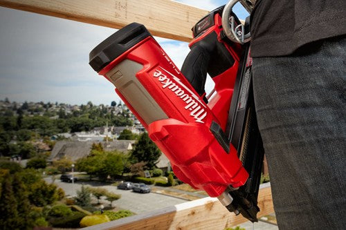 Milwaukee m18 ffn-0c | fuel accu constructietacker 18v in koffer | zonder accu's en lader - 4933471406